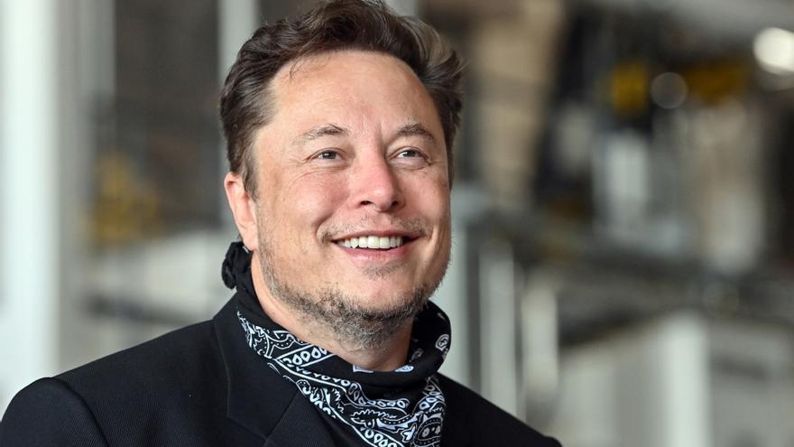 Twitter, año I: la impulsiva revolución de Elon Musk transforma la red social y reduce su negocio