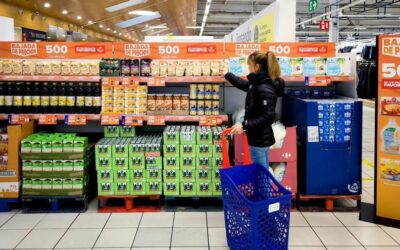 Carrefour anuncia una nueva campaña antiinflación y rebaja 500 de sus productos