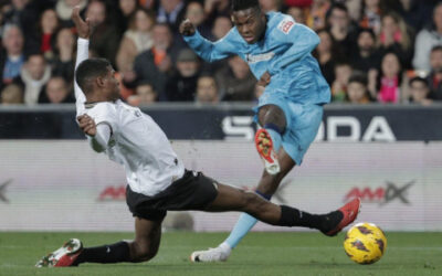 La defensa del Valencia CF vuelve a lucir