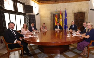 Mazón pide renovación a sus barones y que activen sus procesos congresuales