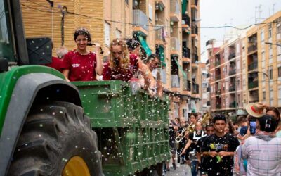 Conciertos, mascletás y desfiles llenan de color las Fiestas de Alfafar 2024
