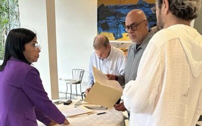 Gobierno y PP van al choque total por el acoso de Maduro a González en la Embajada
