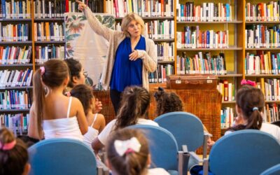 Clubes de lectura, exposiciones y cursos parentales por el Día de las Bibliotecas en València