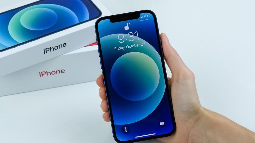 La Unión Europea presiona a Apple para que abra las funciones del iPhone a sus rivales
