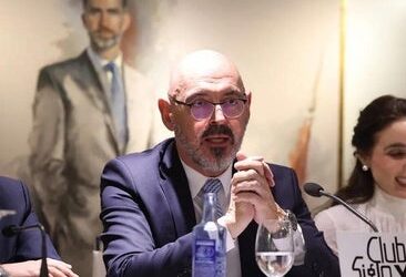 Ábalos somete a martirio al PSOE