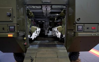 El Ejército recibe sus primeros 11 vehículos de combate Dragón, con el plan tocado por la anulación de compra de misiles a Israel
