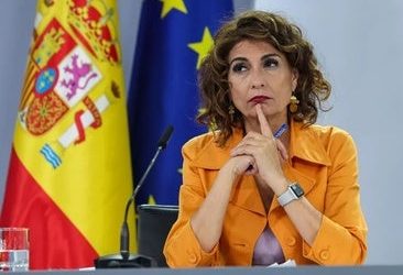 El origen del ‘caso Montoro’: «Operan como lobby al que importantes empresas se ven obligadas a contratar»